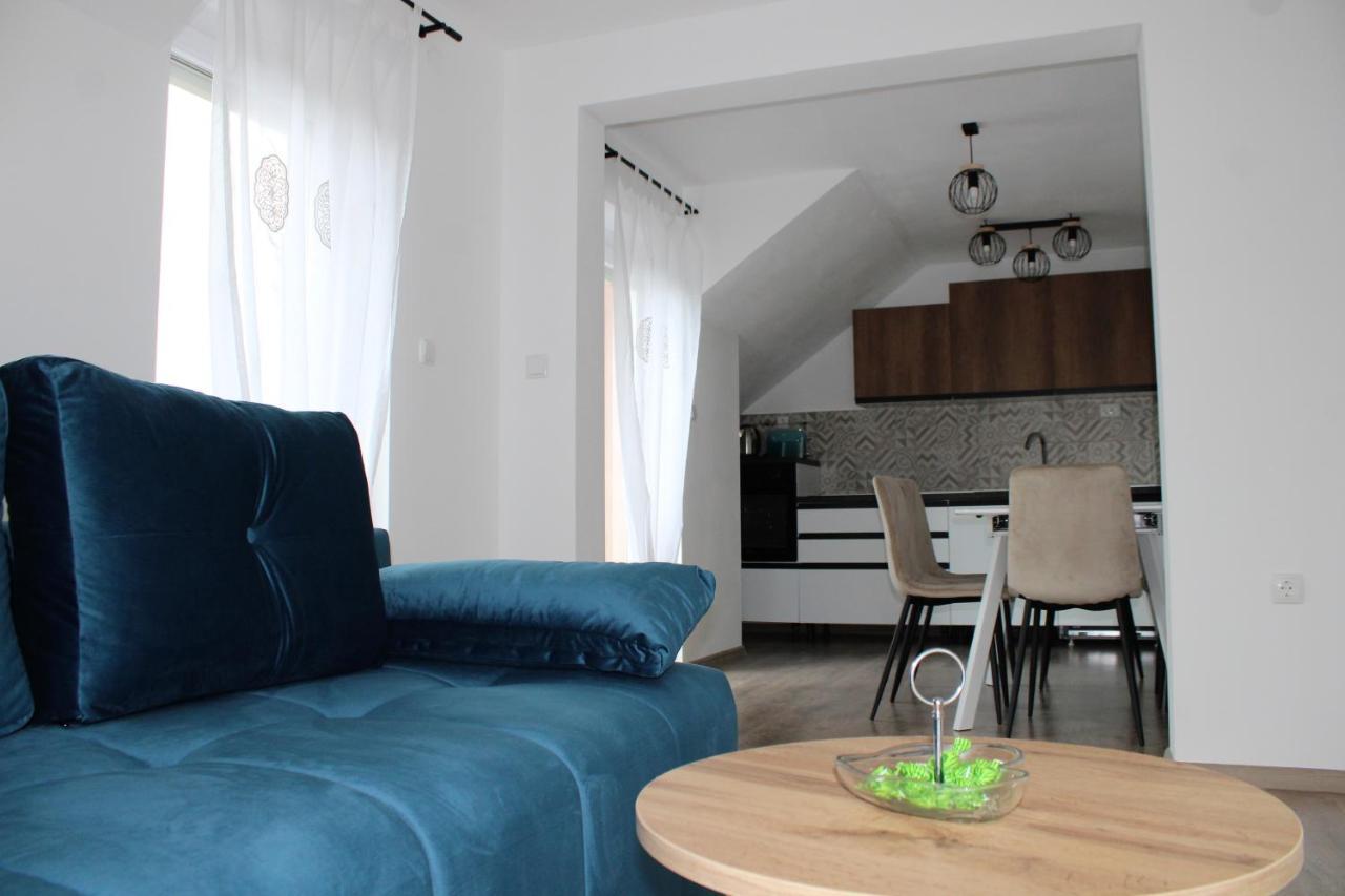 Apartman Swans Otočac Exteriér fotografie